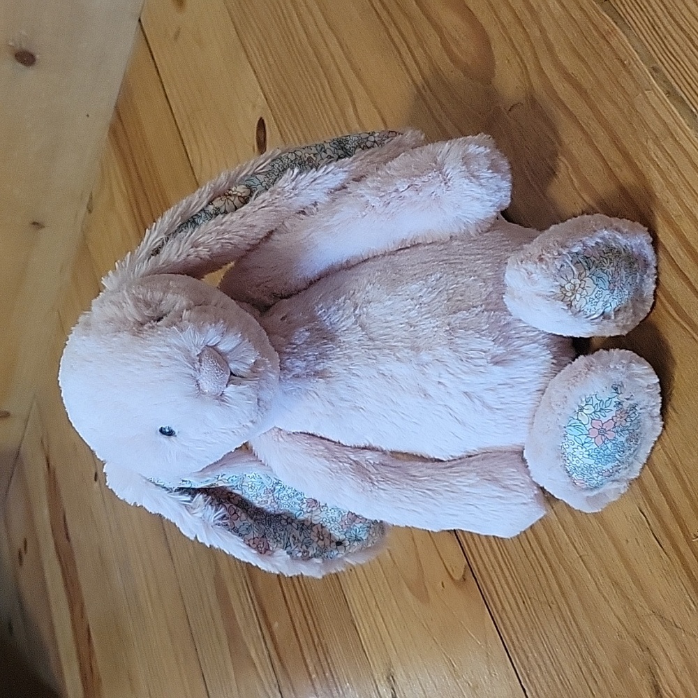 Jellycat medium Bashful Blossom Blush Bunny